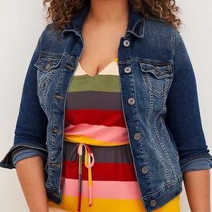 TORRID DENIM TRUCKER JACKET NWT SZ 3X